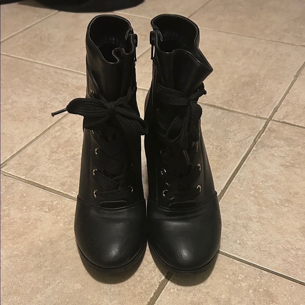 Stylish Black Women's Boots